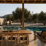 Villa Mitos Ultimate Escape