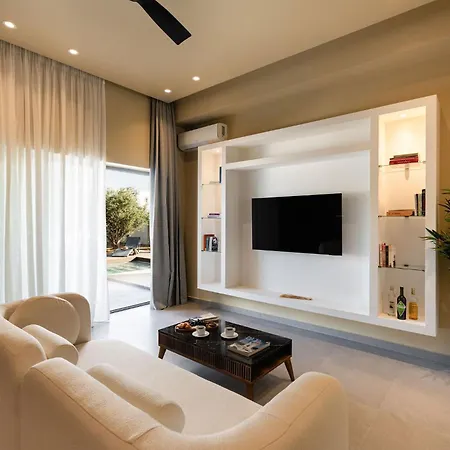 Villa Mitos Ultimate Escape