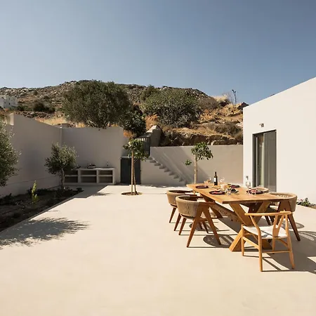 Villa Mitos Ultimate Escape