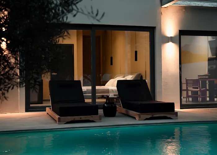 Mitos Ultimate Escape Villa Galanado